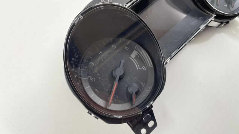 FR33-10849-GF / FR33 10849 GF / FR3310849GF 2015 FORD MUSTANG GT SPEEDOMETER SPEEDO INSTRUMENT GAUGE CLUSTER 51K MILES O