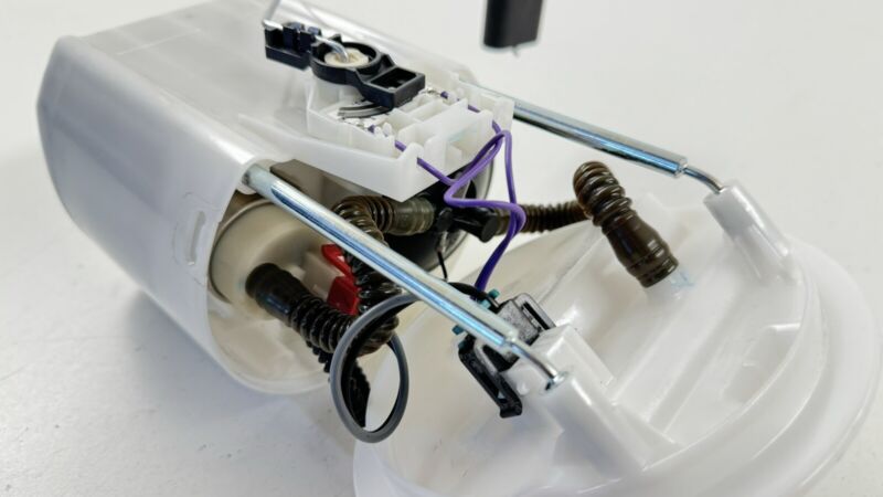 JR3C-9H307-BD / JR3C 9H307 BD / JR3C9H307BD 18-23 FORD MUSTANG GT 5.0L GAS TANK FUEL PUMP SENDING UNIT JR3C-9H307-BD OEM
