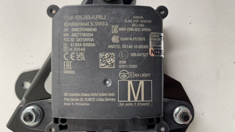 87611 CC001 / 87611CC001 22-23 TOYOTA GR86 RIGHT REAR BLIND SPOT SENSOR RADAR MONITOR 87611 CC001 OEM