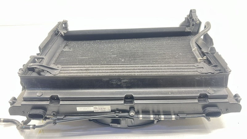 2 282 501 / 2282501 06-10 BMW M6 E63 E64 RADIATOR CONDENSER COOLING FAN ASSEMBLY OEM