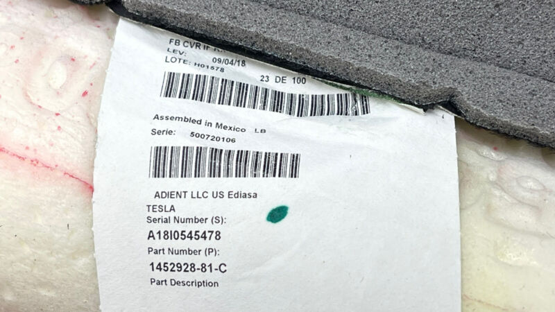 1452803-00-C / 1452803 00 C / 145280300C 17-22 TESLA MODEL 3 PASSENGER RIGHT FRONT UPPER SEAT CUSHION 1452928-81-C OEM