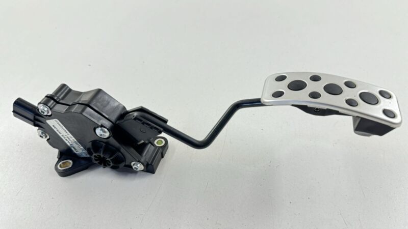 36010CA111 13-23 SUBARU BRZ GAS PEDAL THROTTLE ACCELERATOR SENSOR 36010CA111 OEM