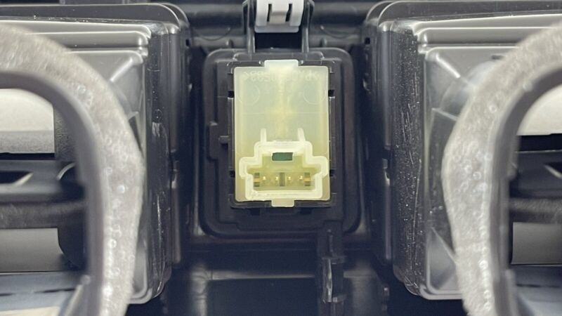66110CC010 22-23 SUBARU BRZ CENTER DASH AIR VENT GRILLE GRILL HAZARD SWITCH OEM