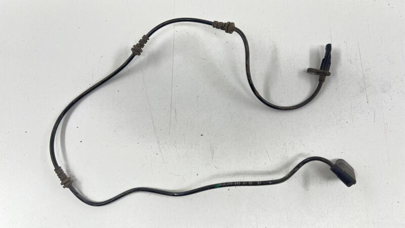 A 205 905 01 05 0105 / A2059050105 / 2059050105 15-21 MERCEDES-BENZ C63S W205 DRIVER LEFT FRONT ABS WHEEL SPEED SENSOR O