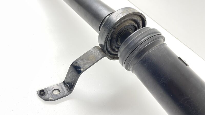 8W0 521 101 C / 8W0521101C 18-23 AUDI S4 S5 AWD 3.0L DRIVESHAFT DRIVE SHAFT LINE PROPELLER CARRIER OEM