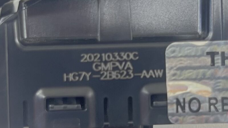 HG7Y-2B623-AAW / HG7Y 2B623 AAW / HG7Y2B623AAW 20-22 FORD MUSTANG GT500 ELECTRONIC PARKING PARK BRAKE CONTROL SWITCH BUT