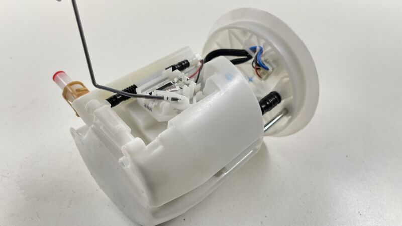 42021CC000 22-23 SUBARU BRZ 2.4L GAS TANK FUEL PUMP SENDING UNIT 42021CC000 OEM
