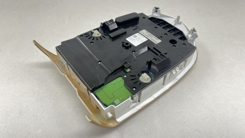 7PP 959 551 / 7PP959551 10-16 PORSCHE PANAMERA OVERHEAD CONSOLE READING DOME W/ REAR LIGHT LAMP PAIR OEM