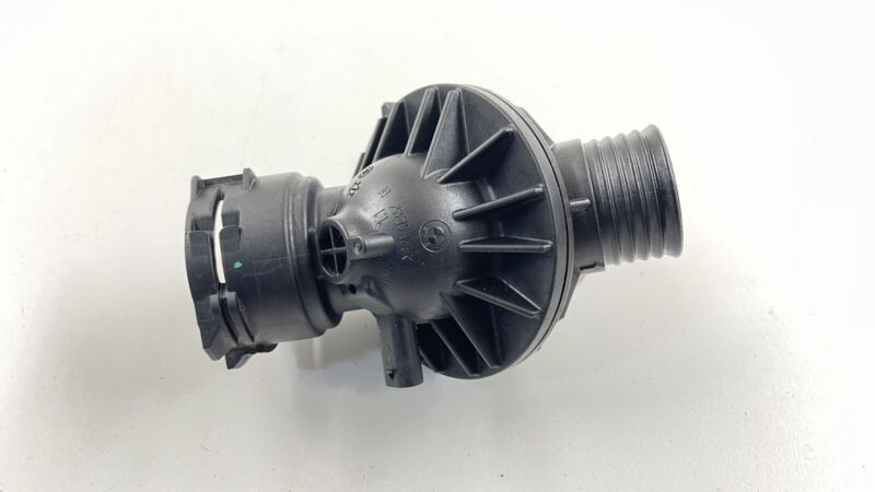 7598865 16-18 BMW M2 RADIATOR WATER COOLANT THERMOSTAT HOUSING 7598865 OEM