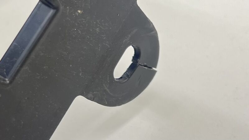 PR3B-17E899-AA / PR3B 17E899 AA / PR3B17E899AA 2024 FORD MUSTANG GT REAR BUMPER IMPACT ABSORBER PLASTIC TRIM PR3B-17E899