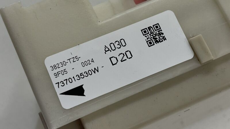 38230-TZ5-A03 / 38230 TZ5 A03 / 38230TZ5A03 17-20 ACURA MDX REAR FUSE RELAY JUNCTION BOX CONTROL MODULE 38230-TZ5-A03 OE