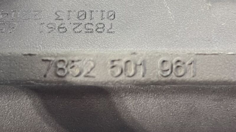 4W1 422 061 / 4W1422061 13-18 BENTLEY FLYING SPUR POWER STEERING GEAR BOX RACK AND PINION 4W1422061 OEM