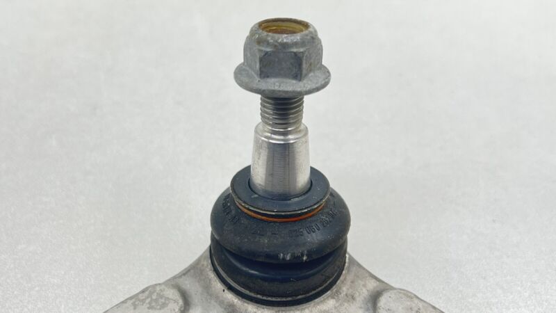 970.341.051.23 / 970 341 051 23 / 97034105123 10-16 PORSCHE PANAMERA PASSENGER RIGHT FRONT CONTROL ARM PAIR OEM