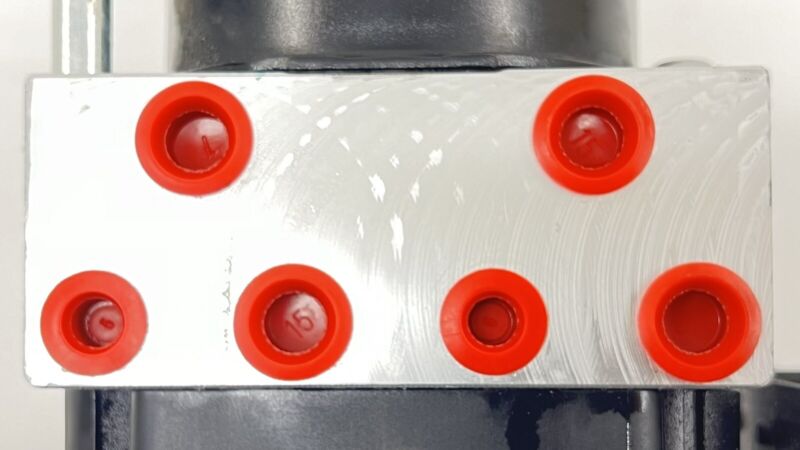 8D33-2C405-AC / 8D33 2C405 AC / 8D332C405AC 07-10 ASTON MARTIN VANTAGE ABS ANTI LOCK BRAKE PUMP MODULE SYSTEM OEM