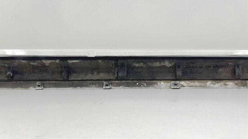 4W0.853.199 / 4W0 853 199 / 4W0853199 13-18 BENTLEY FLYING SPUR DRIVER LEFT SIDE SKIRT ROCKER PANEL COVER TRIM OEM