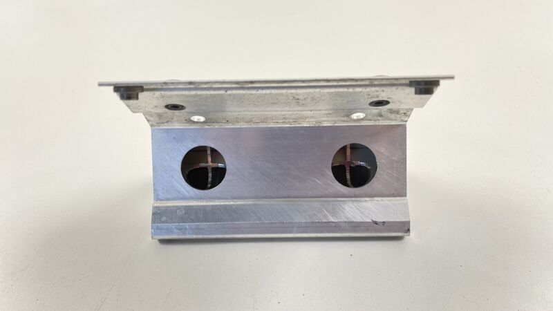 4T0.813.483.C / 4T0 813 483 C / 4T0813483C 17-22 AUDI R8 PLUS REAR FRAME ADAPTER SUPPORT MOUNT BRACKET 4T0 813 483 C OEM