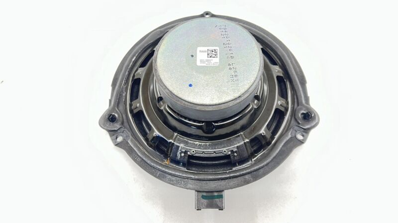 KR3T-19B140-BC / KR3T 19B140 BC / KR3T19B140BC 20-22 FORD MUSTANG GT500 DRIVER LEFT DOOR SPEAKER SET OEM