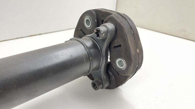 84306999 17-22 CHEVROLET CAMARO SS MANUAL DRIVESHAFT DRIVE SHAFT PROPELLER 84306999 OEM