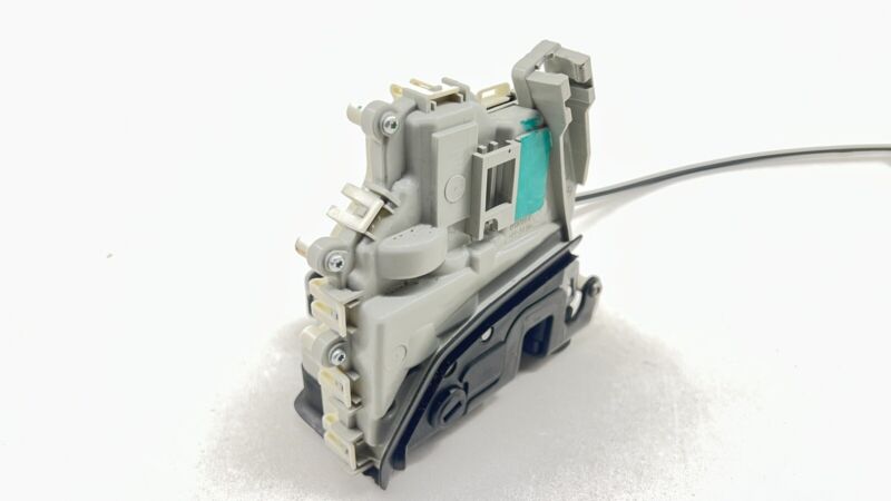8K0 839 015 D / 8K0839015D 10-16 PORSCHE PANAMERA DRIVER LEFT REAR DOOR LOCK LATCH ACTUATOR OEM