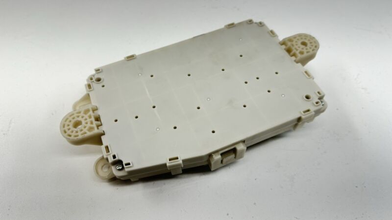 38850-THR-A121 / 38850 THR A121 / 38850THRA121 18-19 HONDA ODYSSEY REAR POWER DISTRIBUTION FUSE JUNCTION BOX MODULE OEM