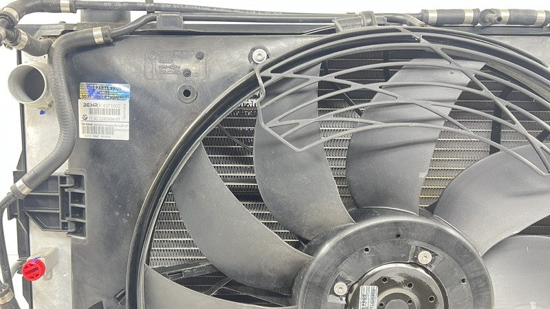 2 282 501 / 2282501 06-10 BMW M6 E63 E64 RADIATOR CONDENSER COOLING FAN ASSEMBLY OEM