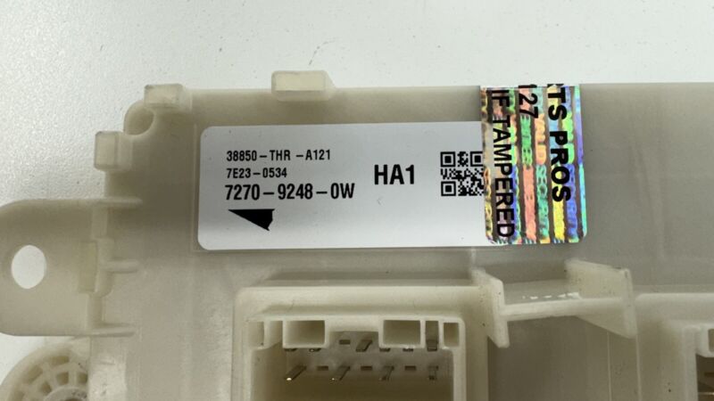 38850-THR-A121 / 38850 THR A121 / 38850THRA121 18-19 HONDA ODYSSEY REAR POWER DISTRIBUTION FUSE JUNCTION BOX MODULE OEM