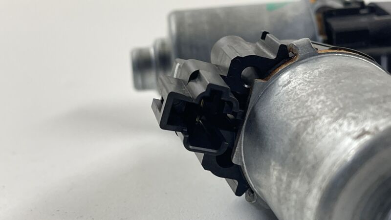 439440-10160 / 439440 10160 / 43944010160 07-12 LEXUS LS460 PASSENGER RIGHT FRONT SEAT ADJUSTMENT ADJUST MOTOR SET OEM
