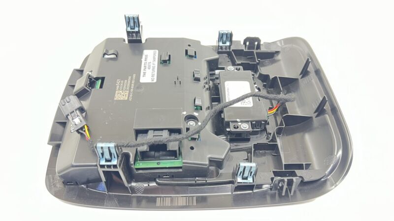 84895421 20-24 CADILLAC CT4 FRONT OVERHEAD CONSOLE LIGHT LAMP CONTROL PANEL DOME OEM
