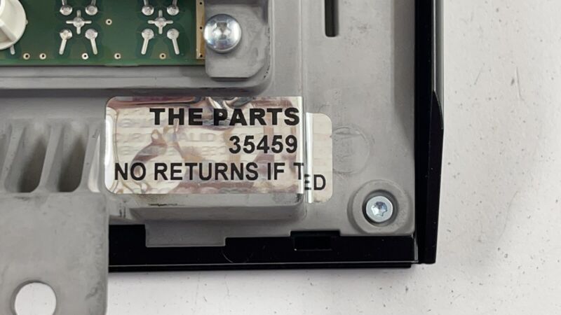 670104152 17-20 MASERATI QUATTROPORTE NAVIGATION DISPLAY SCREEN HEAD UNIT 670104152 OEM