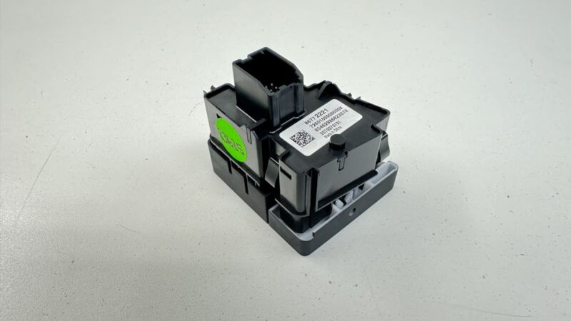 86772221 20-23 CADILLAC CT4 TRACTION CONTROL AUTO HOLD MODE BUTTON SWITCH MODULE OEM