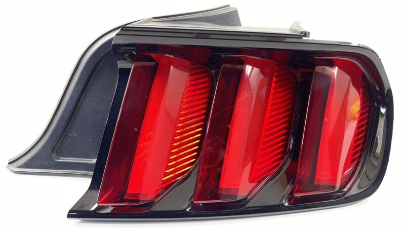 Does not apply 15-17 FORD MUSTANG GT PASSENGER RIGHT REAR TAILLIGHT TAIL LIGHT LAMP OEM