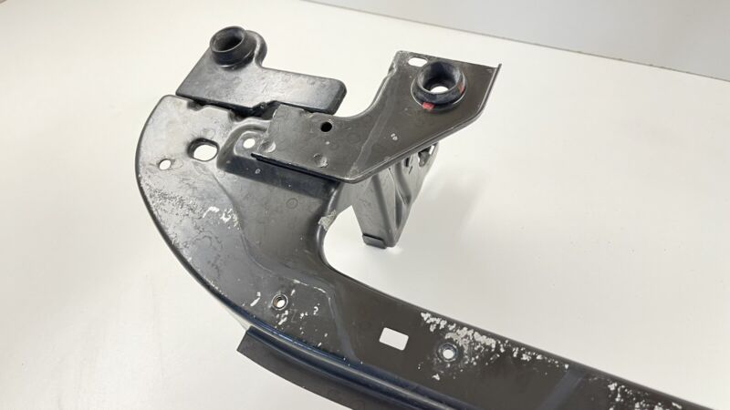 14-23 MASERATI QUATTROPORTE FRONT LOWER RADIATOR MOUNT SUPPORT BRACKET OEM