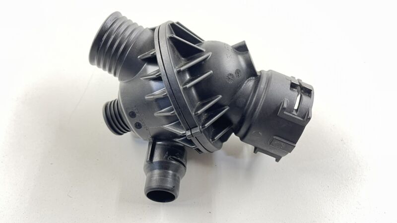 7598865 16-18 BMW M2 RADIATOR WATER COOLANT THERMOSTAT HOUSING 7598865 OEM