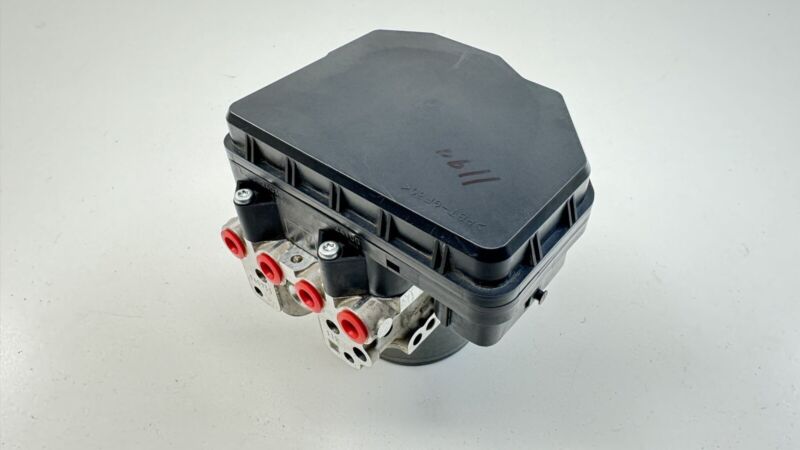89541-24100 / 89541 24100 / 8954124100 15-16 LEXUS RC F ABS PUMP ANTI BRAKE LOCK PUMP MODULE 89541-24100 OEM