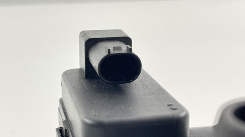 2118320584 / A2118320584 / A 211 832 05 84 0584 03-09 MERCEDES BENZ W211 E CLASS HEATER SOLENOID VALVE CONTROL BLOCK OEM