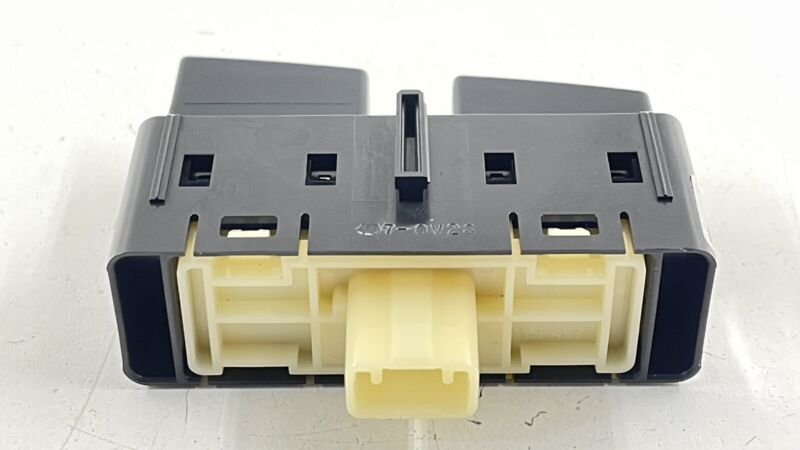 15F497 19-22 LEXUS ES300H GAS CAP FUEL DOOR & TRUNK OPEN CLOSE CONTROL SWITCH OEM