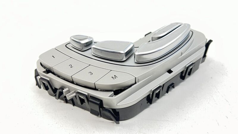 A 213 905 73 02 7302 / A2139057302 / 2139057302 15-21 MERCEDES-BENZ C63S DRIVER LEFT FRONT SEAT CONTROL SWITCH OEM