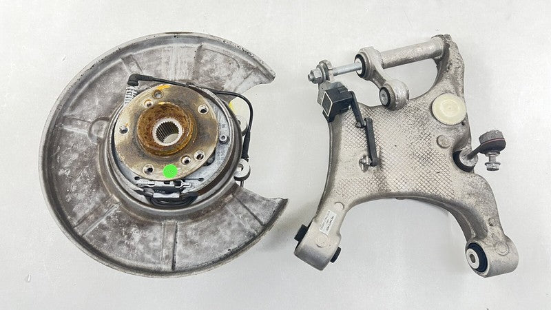 6 755 990 / 6755990 06-10 BMW M6 E63 E64 RIGHT REAR SPINDLE KNUCKLE HUB BEARING WITH CONTROL ARM OEM