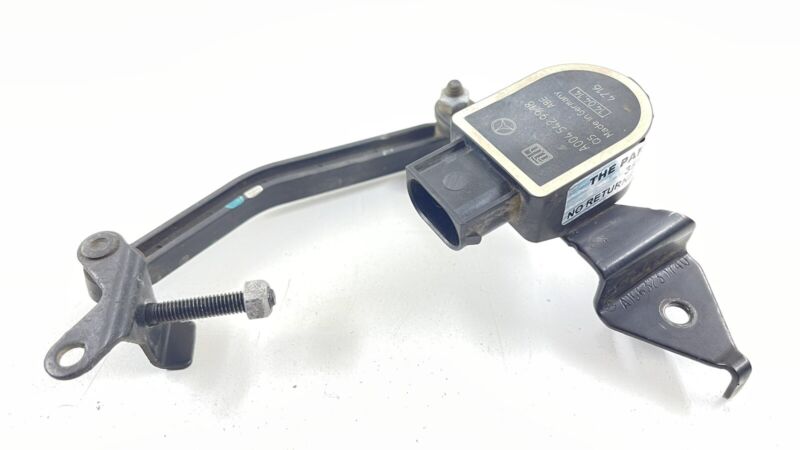 1663230740 / A1663230740 / A 166 323 07 40 0740 13-16 MERCEDES BENZ GL350 X166 RIGHT FRONT HEADLIGHT HEIGHT LEVEL SENSOR