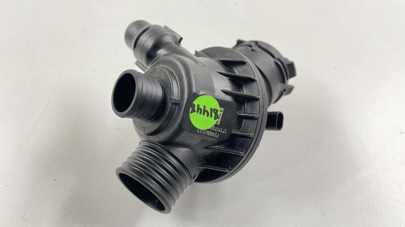 7598865 16-18 BMW M2 RADIATOR WATER COOLANT THERMOSTAT HOUSING 7598865 OEM