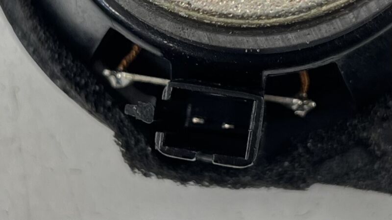 997.645.035.00 / 997 645 035 00 / 99764503500 05-12 PORSCHE 911 997 LEFT OR RIGHT FRONT DASH SPEAKER TWEETER 99764503500