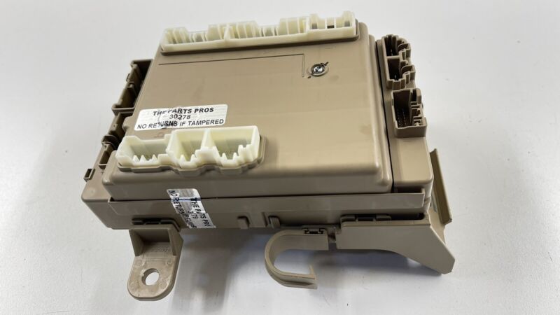 82201VC610 22-23 SUBARU WRX INTERIOR CABIN FUSE RELAY JUNCTION BOX 82201VC610 OEM