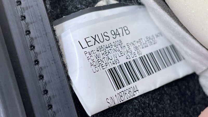 10876-36244 / 10876 36244 / 1087636244 19-22 LEXUS ES300H PASSENGER RIGHT FRONT LOWER SEAT CUSHION COVER BLACK OEM