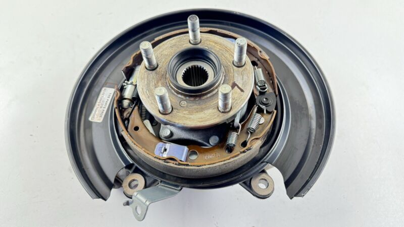 22-23 TOYOTA GR86 DRIVER LEFT REAR WHEEL SPINDLE KNUCKLE HUB BEARING OEM