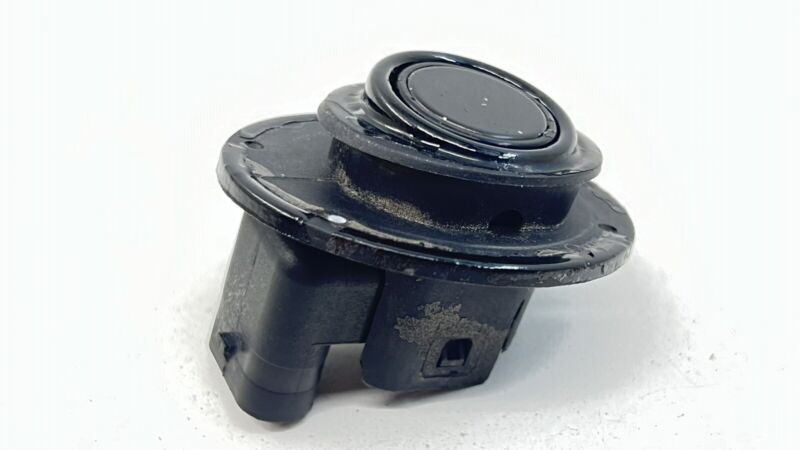 1S0.919.275.A / 1S0 919 275 A / 1S0919275A 13-18 BENTLEY FLYING SPUR LEFT FRONT OUTER PARKING PARK SENSOR WITH BRACKET O
