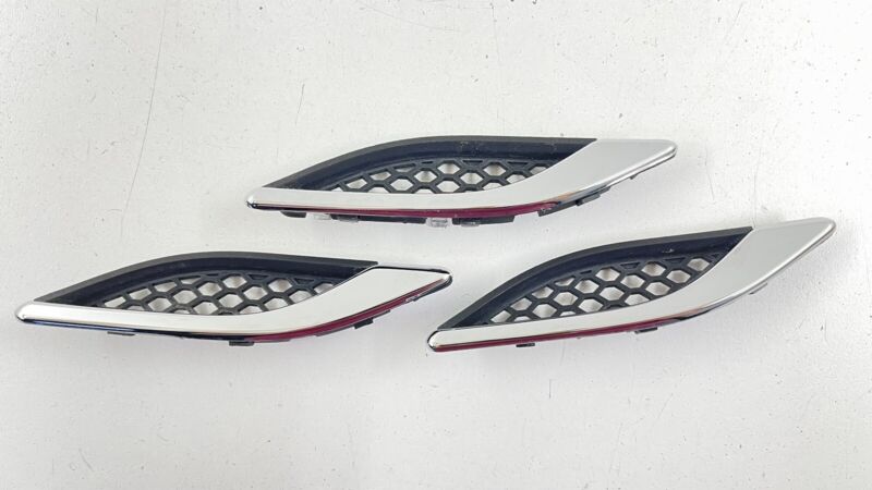 670028905 14-22 MASERATI GHIBLI RIGHT FRONT FENDER AIR VENT GRILLE COVER TRIM SET OF 3 OEM