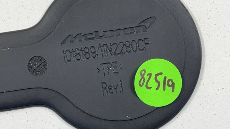 11N2280CP 15-17 MCLAREN 650S CENTER CONSOLE CUPHOLDER COIN STORAGE RUBBER MAT INSERT OEM