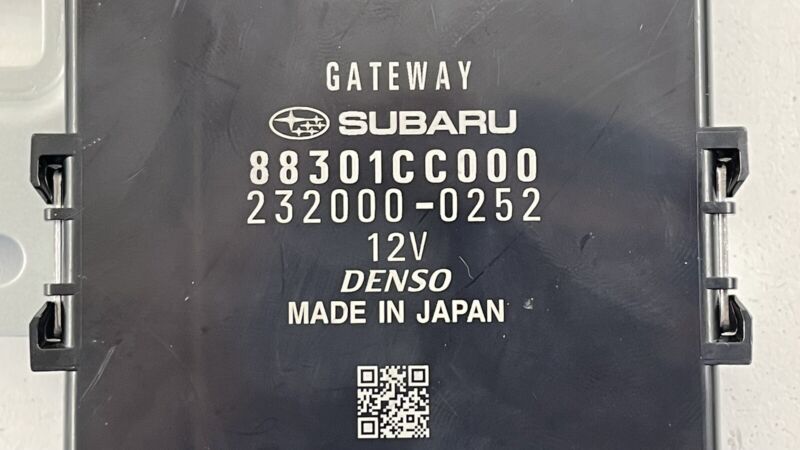 88301CC000 22-23 TOYOTA GR86 FRONT CENTRAL GATEWAY CONTROL MODULE 88301CC000 OEM