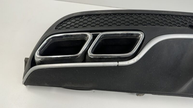 A2058856438 15-18 MERCEDES-BENZ C63S C63 AMG W205 REAR BUMPER DIFFUSER WITH EXHAUST TIPS OEM