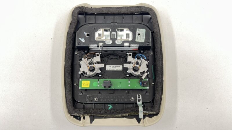 3W5 868 069 / 3W5868069 13-18 BENTLEY FLYING SPUR REAR OVERHEAD CONSOLE DOME LIGHT CONTROL PANEL OEM